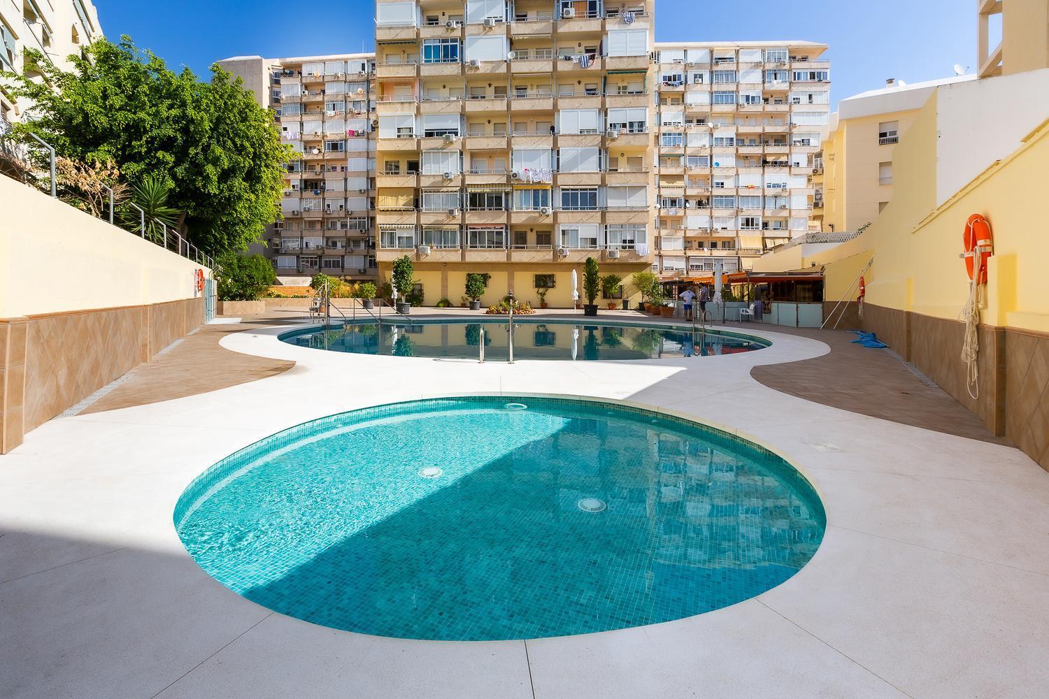 Ver952 - Vistas Mar Y Piscina, Wifi, Playa 600 Metros, Centro 150 Metros Torremolinos Buitenkant foto